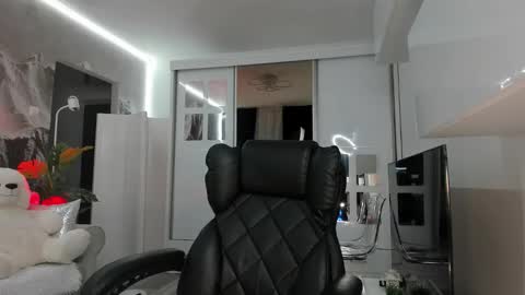 Ivy Belle online show from 02.14.26