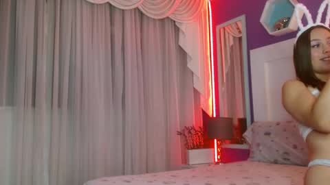 Snapshot of ivyy_crystal chatting on 01.07.25 Ivy online show from 01.07.25