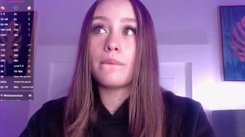 Snapshot of ivyy_crystal chatting on 02.24.25 Ivy online show from 02.24.25