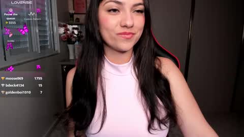 Snapshot of ivyy_scott chatting on 10.05.25 Ivvy online show from 10.05.25