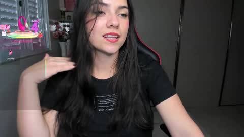 Snapshot of ivyy_scott chatting on 10.23.25 Ivvy online show from 10.23.25