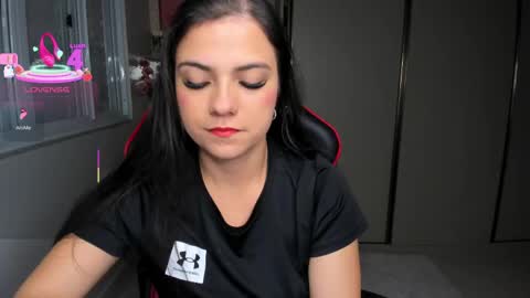 Snapshot of ivyy_scott chatting on 10.26.25 Ivvy online show from 10.26.25