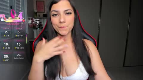 Snapshot of ivyy_scott chatting on 10.28.25 Ivvy online show from 10.28.25