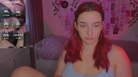 Snapshot of iwi_wi_wi chatting on 09.17.25 Daisy online show from 09.17.25