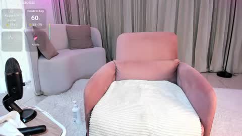 Snapshot of ixchelcherry chatting on 06.10.26 Ixchel online show from 06.10.26
