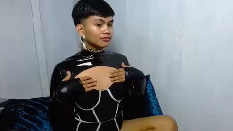 Snapshot of iya143 chatting on 11.14.25 iya143 online show from 11.14.25