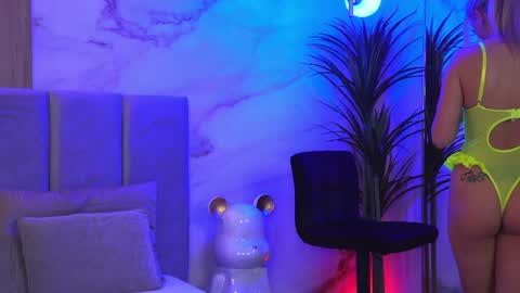 izabelle_02 online show from 04.05.26