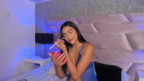 Izan Thorne online show from 07.07.26