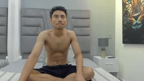 izato online show from 02.22.25