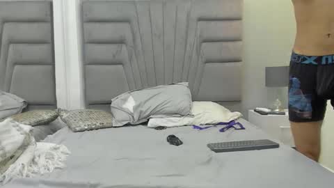 izato online show from 02.22.25