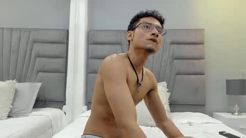 izato online show from 02.24.25