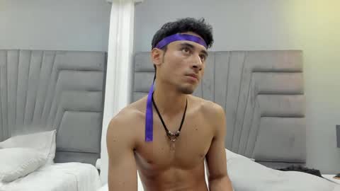 izato online show from 02.24.25