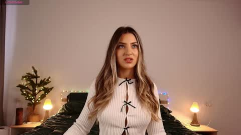 Snapshot of izy_bellee chatting on 01.15.25 izy bellee online show from 01.15.25