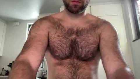 Izylduur online show from 11.03.25