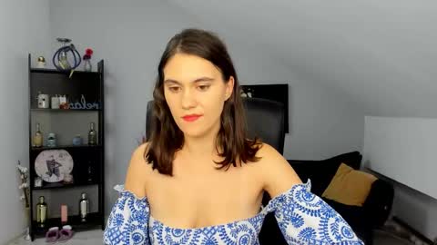 Izzy online show from 10.08.25