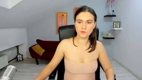 Izzy online show from 11.26.25