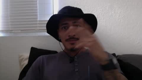 Snapshot of j0nnyk1ng chatting on 02.15.25 Mugen online show from 02.15.25