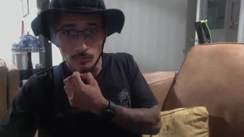 Snapshot of j0nnyk1ng chatting on 11.11.25 Mugen online show from 11.11.25