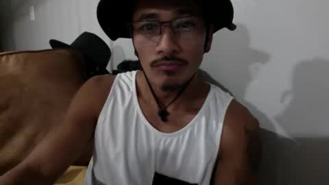 Snapshot of j0nnyk1ng chatting on 11.12.25 Mugen online show from 11.12.25