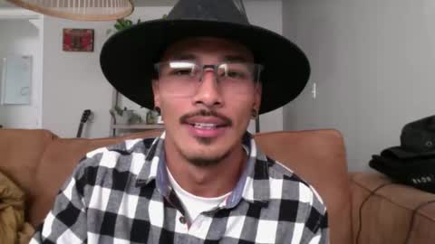 Snapshot of j0nnyk1ng chatting on 11.12.25 Mugen online show from 11.12.25