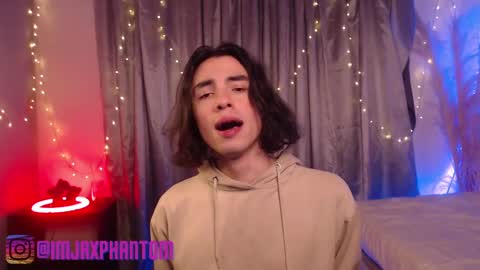 Snapshot of j_a_x_x_x_o_n chatting on 02.18.25 Hey im Jaxxxon check my info online show from 02.18.25