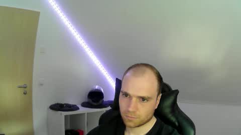 here4y online show from 04.05.26