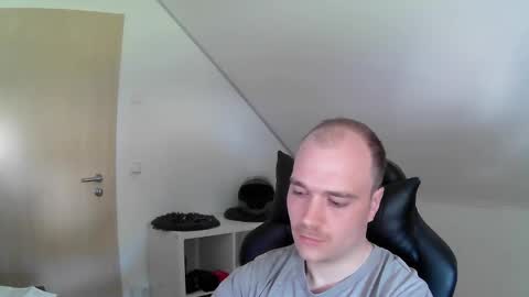 here4y online show from 04.11.26