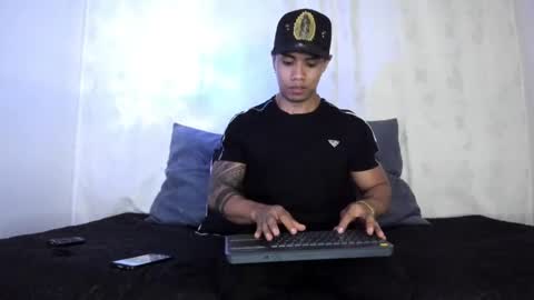 Snapshot of j_musiry chatting on 01.23.25 i am juan musiry independent model online show from 01.23.25