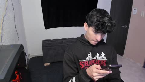 Snapshot of j_u_p_i_t_e_r chatting on 12.04.24 Noah online show from 12.04.24