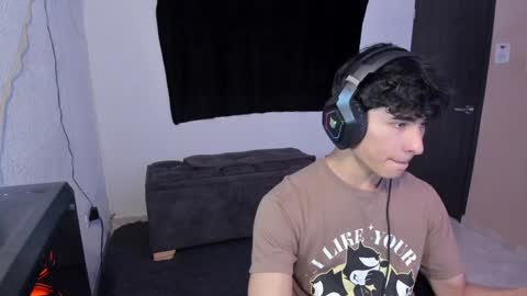 Snapshot of j_u_p_i_t_e_r chatting on 12.10.24 Noah online show from 12.10.24