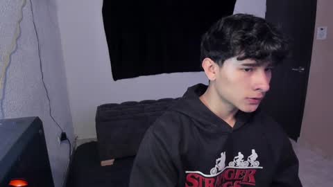 Snapshot of j_u_p_i_t_e_r chatting on 12.11.24 Noah online show from 12.11.24