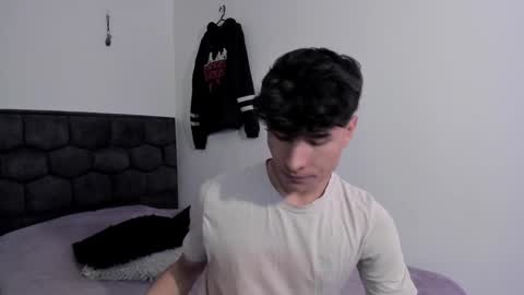 Snapshot of j_u_p_i_t_e_r chatting on 12.27.24 Noah online show from 12.27.24