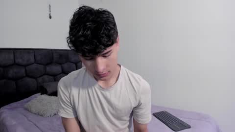 Snapshot of j_u_p_i_t_e_r chatting on 12.30.24 Noah online show from 12.30.24