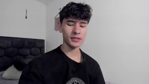 Snapshot of j_u_p_i_t_e_r chatting on 01.02.25 Noah online show from 01.02.25