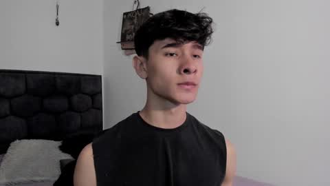 Snapshot of j_u_p_i_t_e_r chatting on 01.06.25 Noah online show from 01.06.25