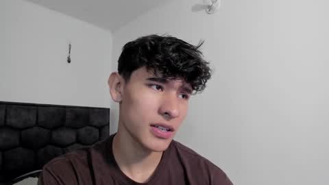 Snapshot of j_u_p_i_t_e_r chatting on 01.08.25 Noah online show from 01.08.25