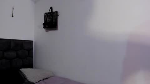 Snapshot of j_u_p_i_t_e_r chatting on 01.09.25 Noah online show from 01.09.25