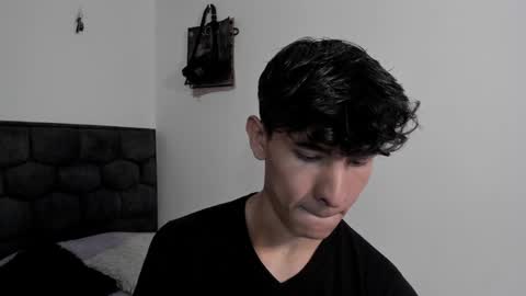 Snapshot of j_u_p_i_t_e_r chatting on 01.10.25 Noah online show from 01.10.25