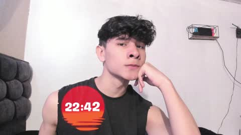 Snapshot of j_u_p_i_t_e_r chatting on 01.10.25 Noah online show from 01.10.25