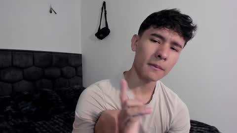 Snapshot of j_u_p_i_t_e_r chatting on 01.21.25 Noah online show from 01.21.25