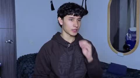 Snapshot of j_u_p_i_t_e_r chatting on 09.23.25 Noah online show from 09.23.25