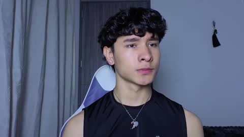 Snapshot of j_u_p_i_t_e_r chatting on 10.02.25 Noah online show from 10.02.25