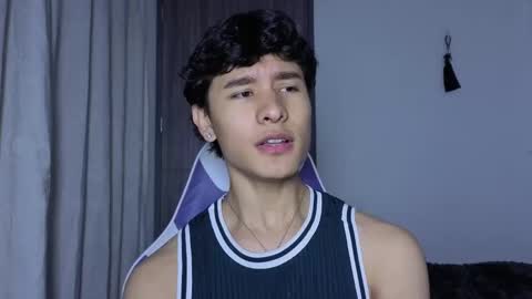 Snapshot of j_u_p_i_t_e_r chatting on 10.03.25 Noah online show from 10.03.25