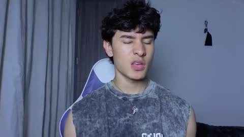 Snapshot of j_u_p_i_t_e_r chatting on 10.06.25 Noah online show from 10.06.25