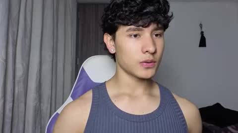 Snapshot of j_u_p_i_t_e_r chatting on 10.10.25 Noah online show from 10.10.25