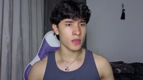 Snapshot of j_u_p_i_t_e_r chatting on 10.28.25 Noah online show from 10.28.25