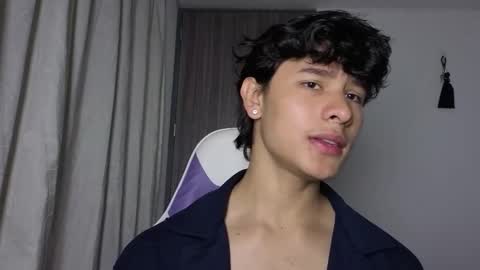 Snapshot of j_u_p_i_t_e_r chatting on 11.26.25 Noah online show from 11.26.25