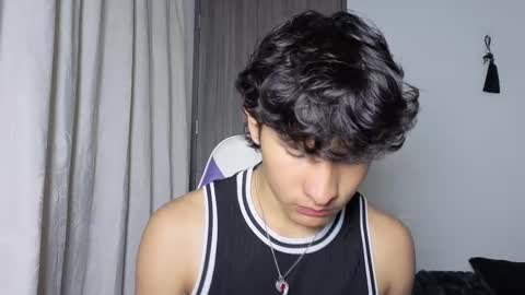 Snapshot of j_u_p_i_t_e_r chatting on 12.15.25 Noah online show from 12.15.25