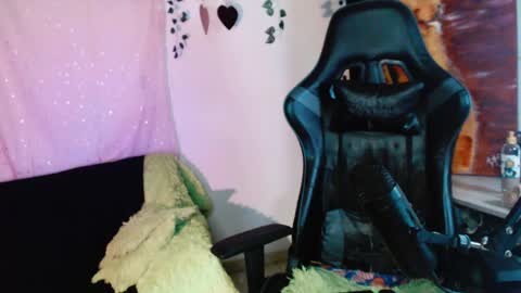 jade 18  online show from 04.12.26