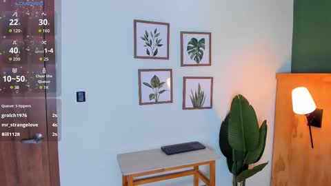 Snapshot of jabob_coper chatting on 09.23.25 David online show from 09.23.25